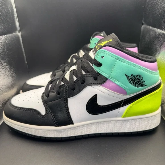 Jordan Kids Sneakers in Black, White, and Green - Picture 2 of 10